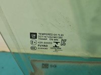 Szyba drzwi przód prawa Opel Astra V K kombi