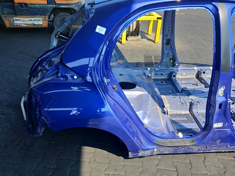 Błotnik tył prawy ćwiartka Toyota Yaris IV 8Y8 HB