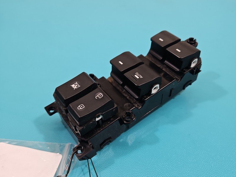 Przełącznik szyb Hyundai Tucson III 15-20 3C1490-1310, 93570-D3041 Hyundai, Europejska, 4x szyba EU