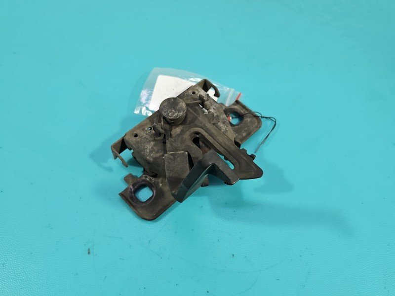 Zamek maski 656017676R Dacia Sandero II 12-20 Zamek maski 656017676R Dacia Sandero II 12-20