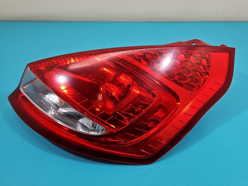 Lampa tył prawa Ford Fiesta Mk7 HB