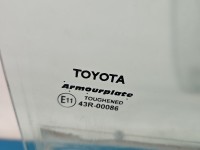 Szyba drzwi tył prawa Toyota Corolla E15 sedan