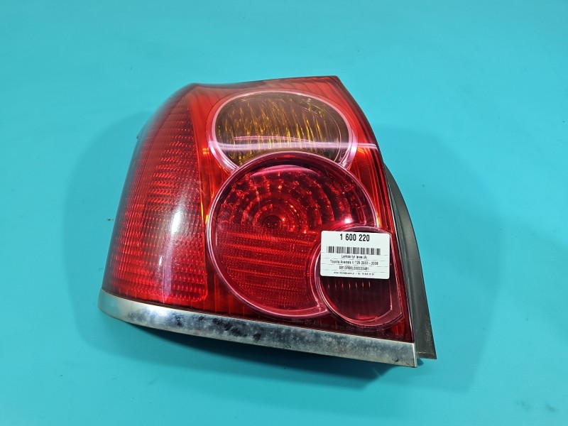 Lampa tył lewa błotnika Toyota Avensis II T25 HB EUROPA