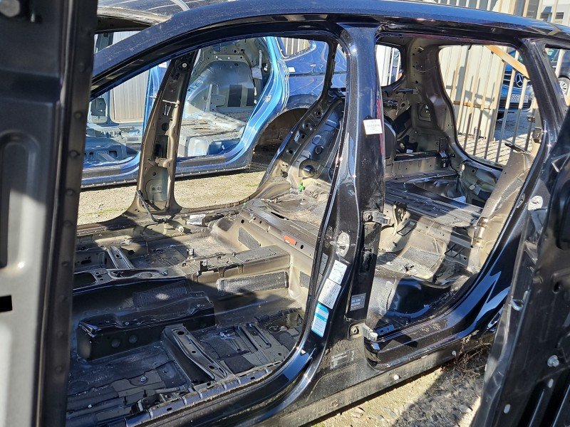 Próg lewy SŁUPEK ŚRODKOWY B Vw Passat B8 kombi 5d czarny LC9X