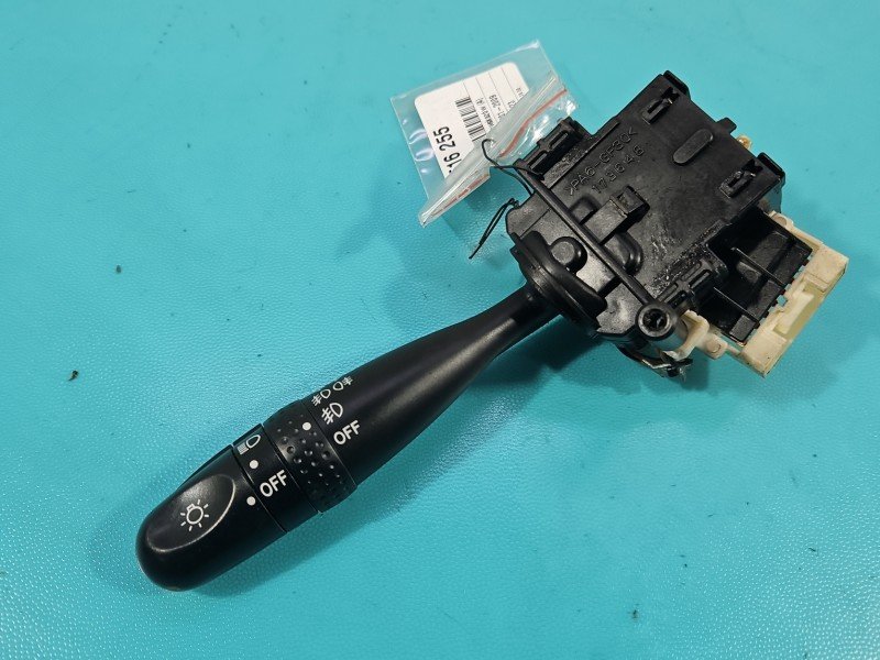 Przełącznik kierunkowskazów świateł Toyota Corolla E12 1736481