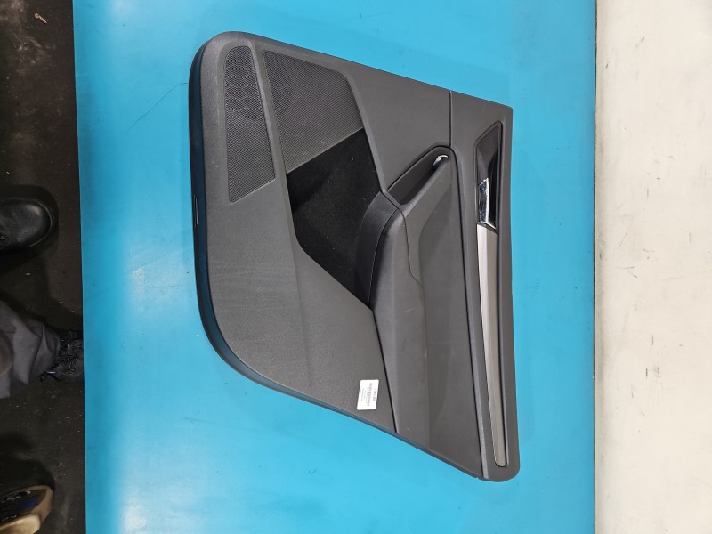 Tapicerka drzwi tył prawa boczek Skoda Kodiaq I