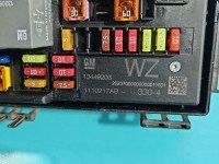 Skrzynka bezpieczników Opel Astra IV J 13449203