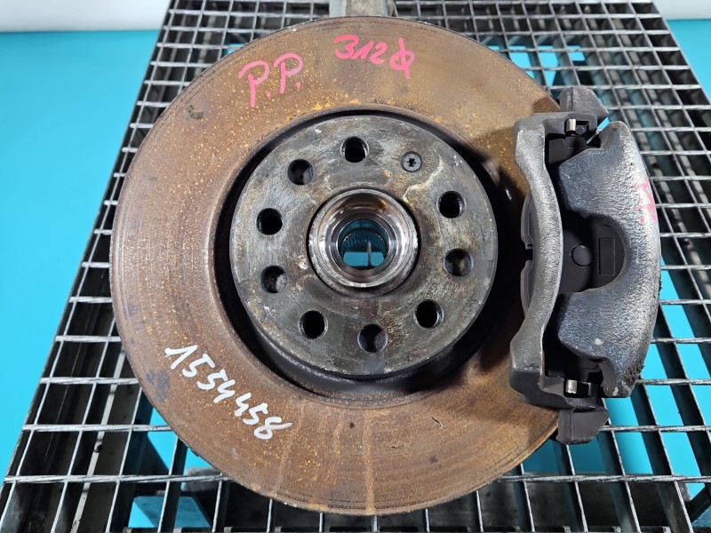 Zwrotnica prawa piasta przód 1.5 TSI Vw Tiguan II 16-