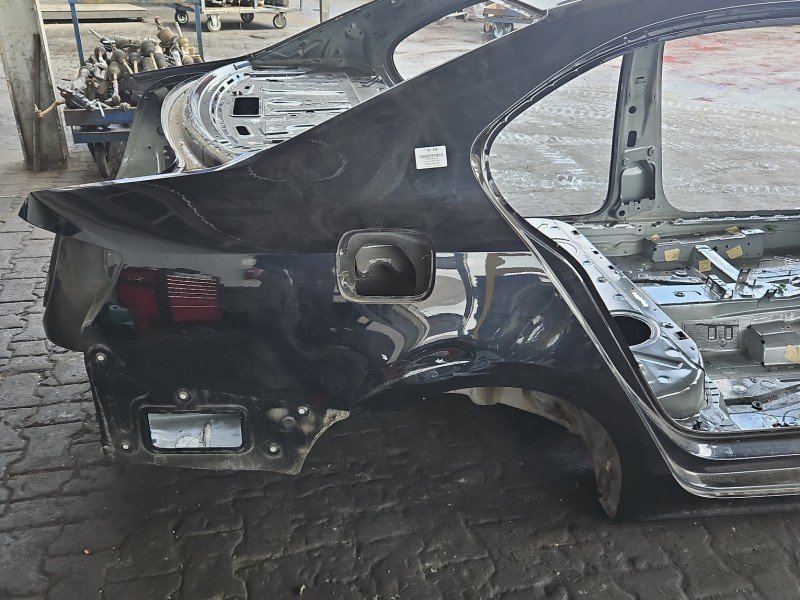 Błotnik tył prawy Vw Jetta VI czarny LC9X ćwiartka