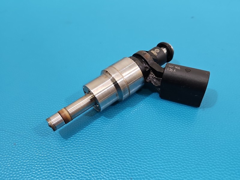 Wtryskiwacz listwa wtryskowa 0261500020, 06F906036A Vw Passat B6 2.0 TFSI BPY 200KM