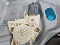 Podnośnik przód lewy Ford Focus Mk2 7M51A203A29BA, 4M51A219A65CN, 7M51-A203A29BA 5d HB