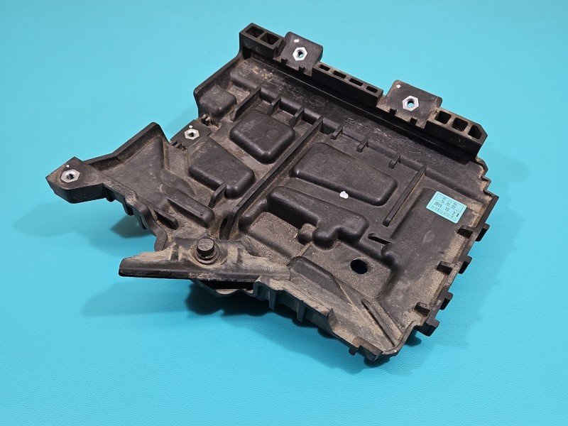 Obudowa akumulatora podstawa Hyundai Elantra VI 15-20 37150-F2500 1.6 16V Obudowa akumulatora podstawa Hyundai Elantra VI 15-20 37150-F2500 1.6 16V