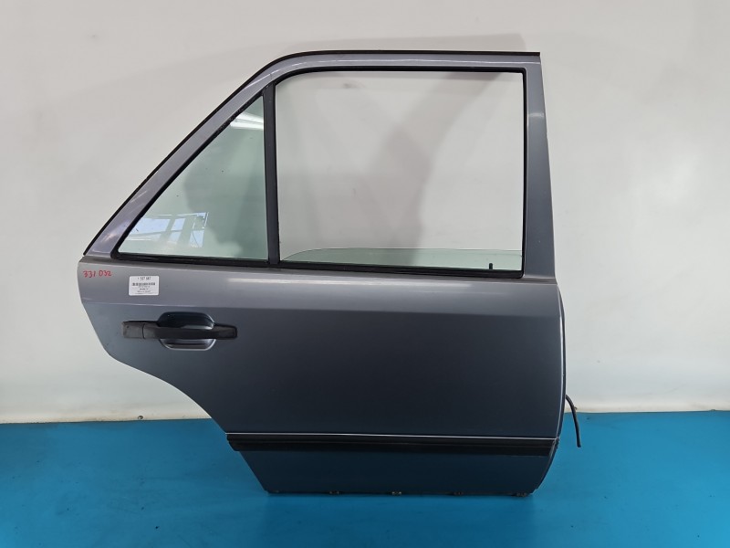Drzwi tył prawe Mercedes 124 sedan 4d
