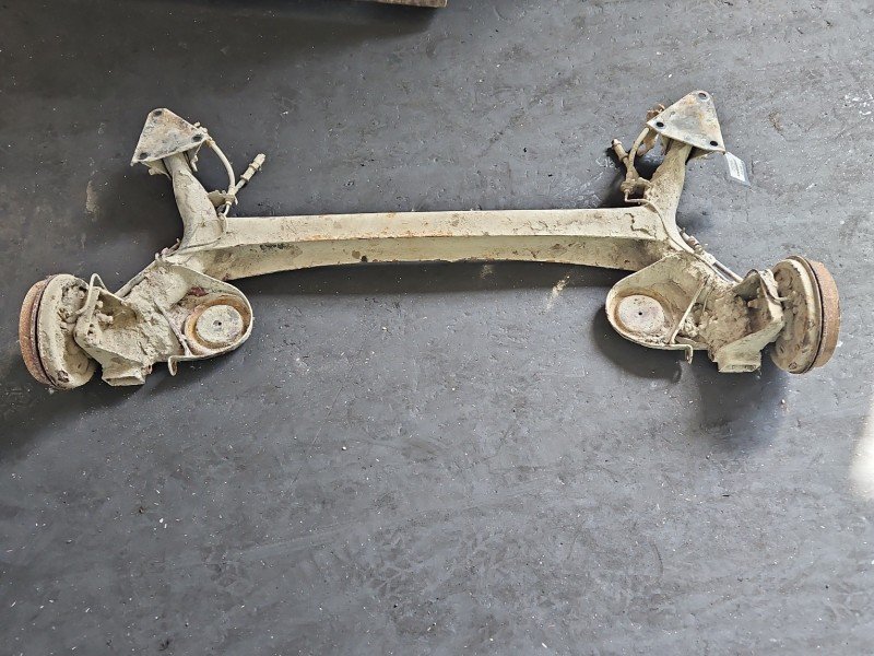 Tylna belka oś tył Fiat Panda II 1.1 wiel