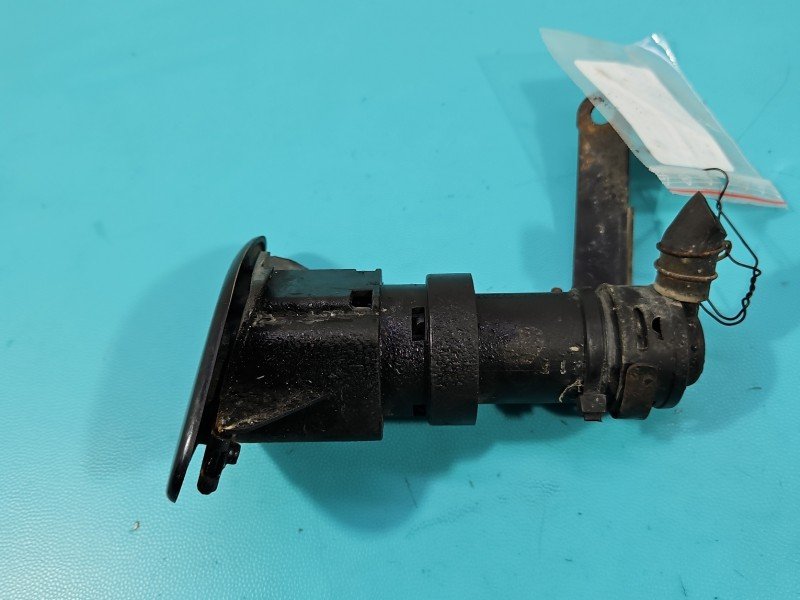 Spryskiwacz reflektora prawy Honda Legend IV KB1