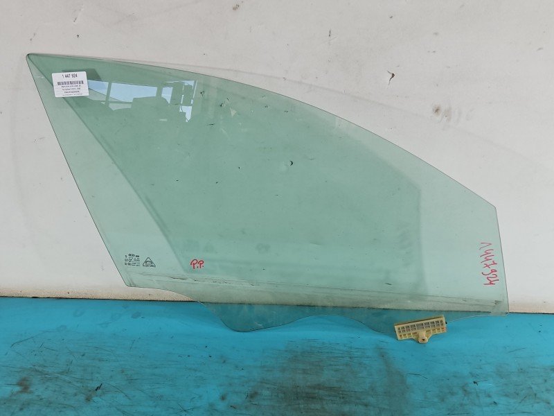 Szyba drzwi przód prawa Kia Optima IV 15-20 kombi Szyba drzwi przód prawa Kia Optima IV 15-20 kombi