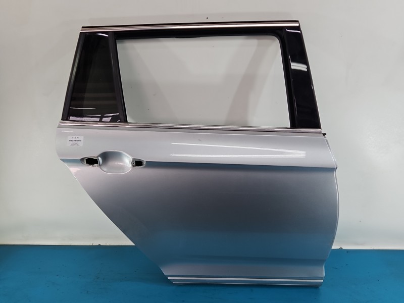 Drzwi tył prawe Vw Passat B8 kombi 5d LA7W