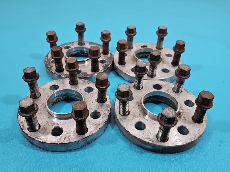 Dystanse Audi A8 D3 3.0 tdi (ASB)