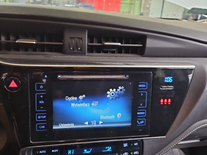 Radio fabryczne Toyota Auris II 86140-02360 radioodtwarzacz