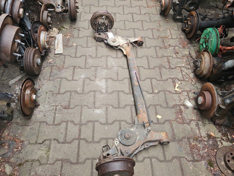 Tylna belka oś tył Opel Astra I F 1.4 16V Tylna belka oś tył Opel Astra I F 1.4 16V