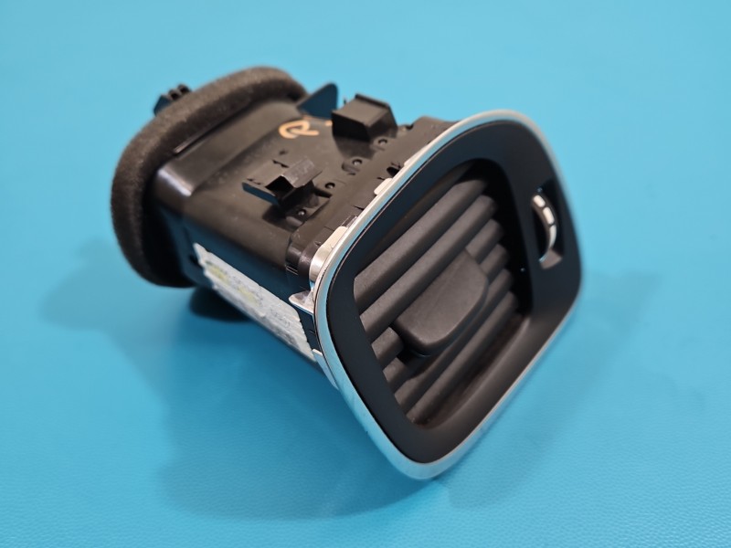 Kratka nawiewu Volvo V40 II 12- 30791697 EUROPA