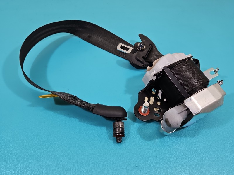 Pas bezpieczeństwa przód prawy pasażera Hyundai Elantra V 10-16 88820-3X100RY