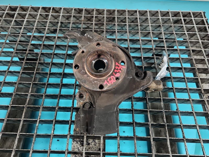 Zwrotnica lewa piasta przód 1.4 T Lancia Delta III 08-14