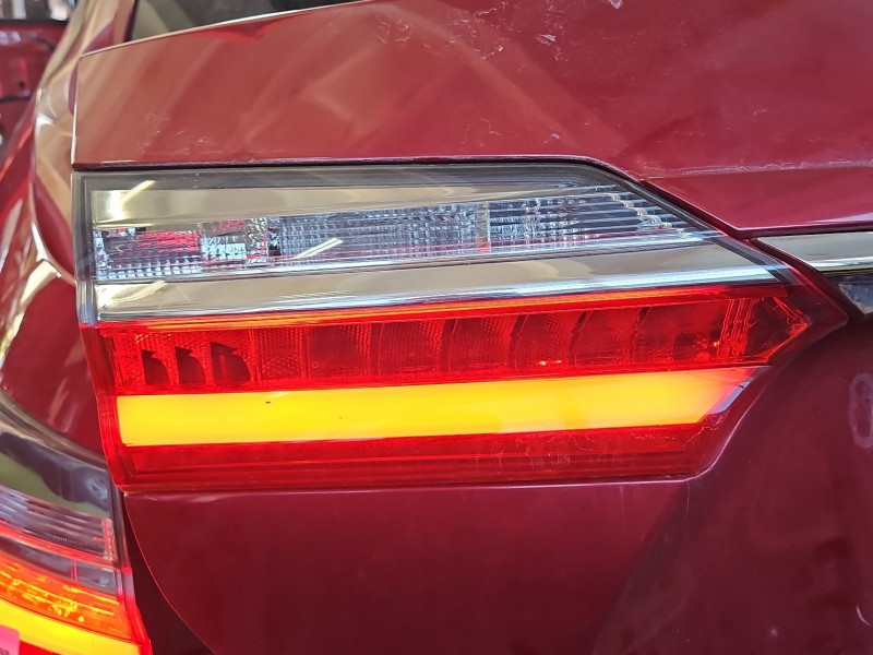 Lampa tył lewa klapy Toyota Corolla E16 E18 13- sedan EUROPA 81590-02A20