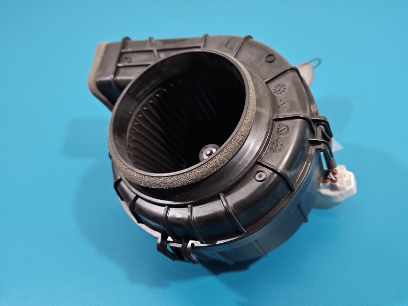 Dmuchawa nawiewu wentylator Toyota Rav4 V G9230-33050 EUROPA