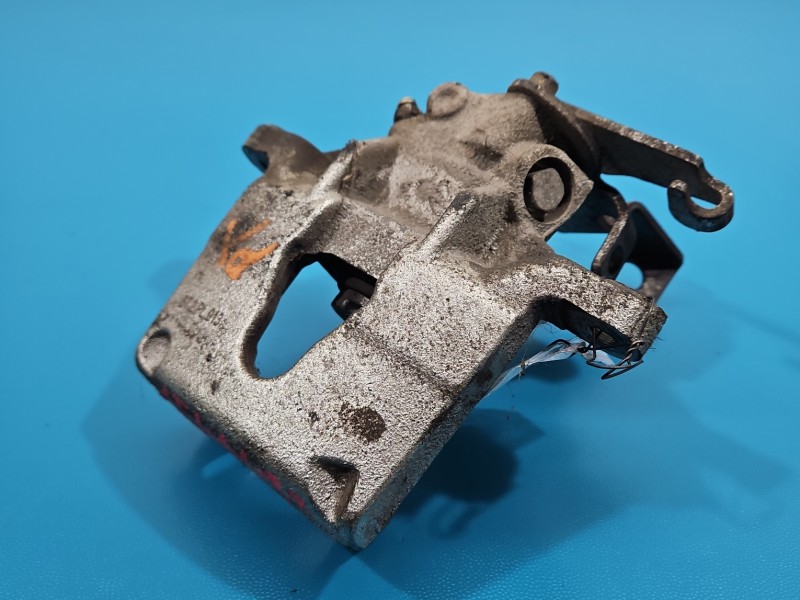 Zacisk tył prawy Renault Master II 2.2 dci HB