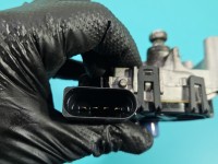 Silniczek Silnik wycieraczek przód Opel Astra III H 0390241553