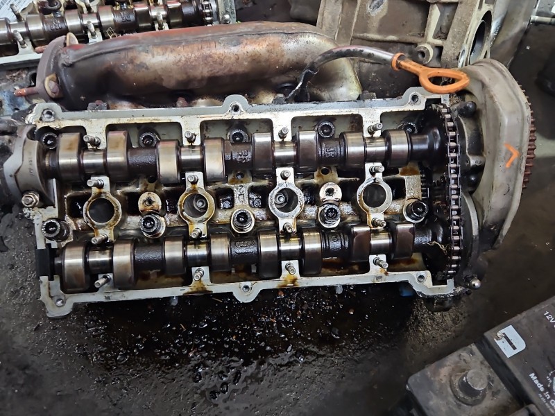 Głowica Audi A8 D2 077103373AE 4.2 V8 (ABZ)