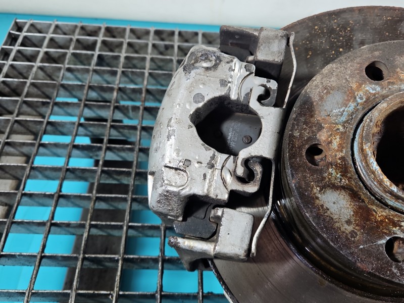 Zacisk przód prawy Bmw e39 2.0 R6