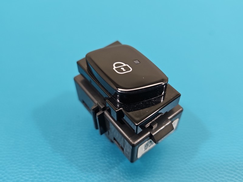 Przełącznik Włącznik centralnego zamka Prawy tył Volvo S90 II 16- 31412152