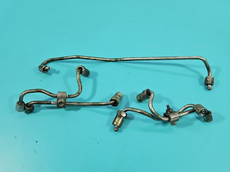 RURKI Przewód paliwowy Toyota Avensis II T25 2.0 D4D RURKI Przewód paliwowy Toyota Avensis II T25 2.0 D4D