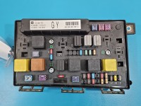 Skrzynka bezpieczników Opel Astra III H 13206751