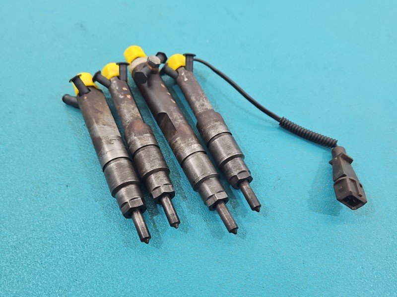 Wtryskiwacz Seat Toledo II Leon I 038130202A 1.9 tdi