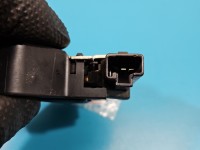 Zamek klapy tył Toyota Corolla E15 sedan TOYOTA, 2PIN, Uszkodzona obudowa