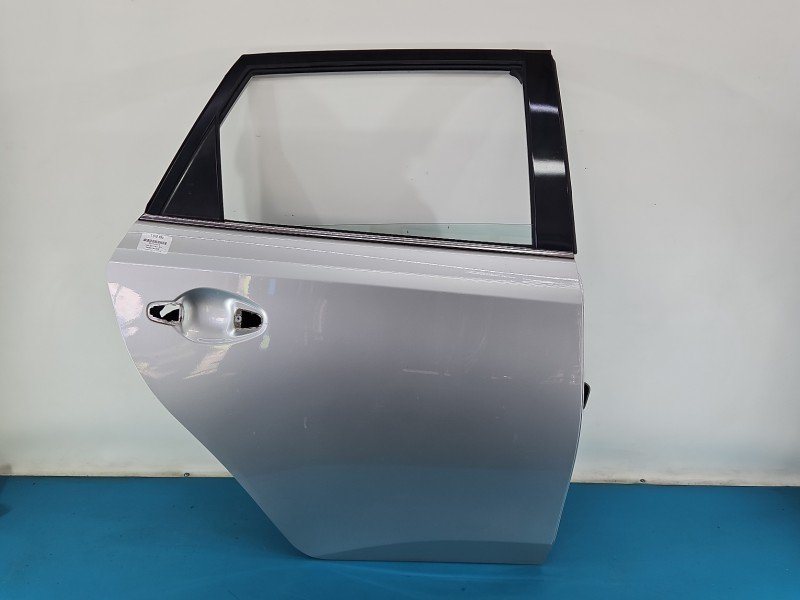 Drzwi tył prawe Toyota Auris II HB 5d srebrny, 1F7