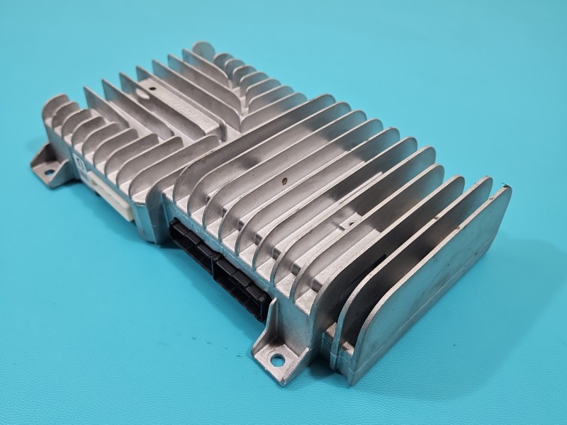 Wzmacniacz infiniti Q50 I 13-17