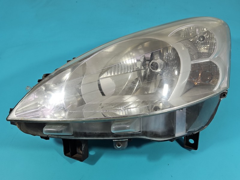 Reflektor lewy lampa przód Peugeot Partner II EUROPA 9682829380
