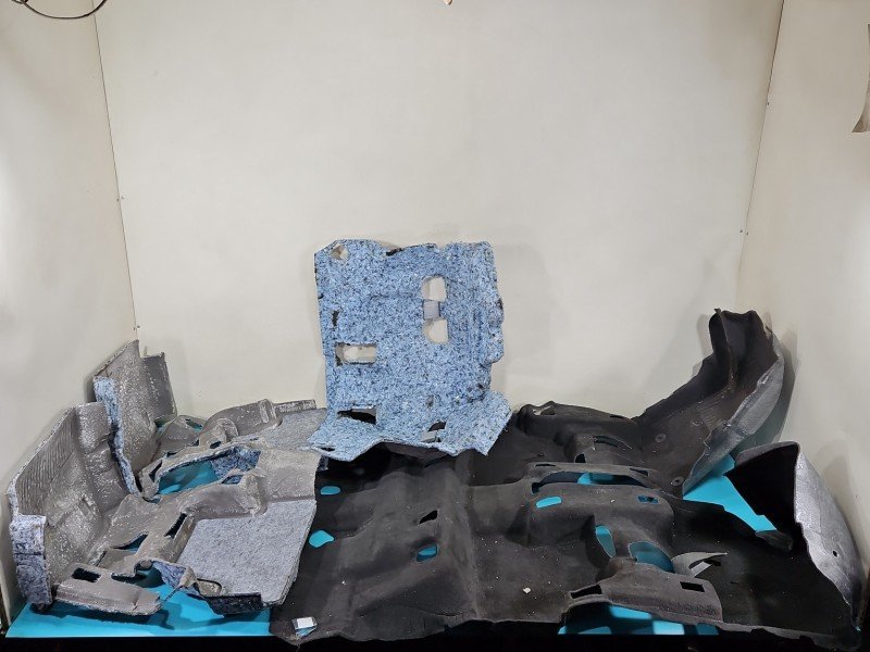 Wykładzina DYWAN PODŁOGA Opel Mokka A