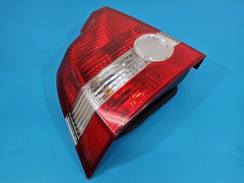 Lampa tył lewa Volvo S40 II V50 sedan EUROPA