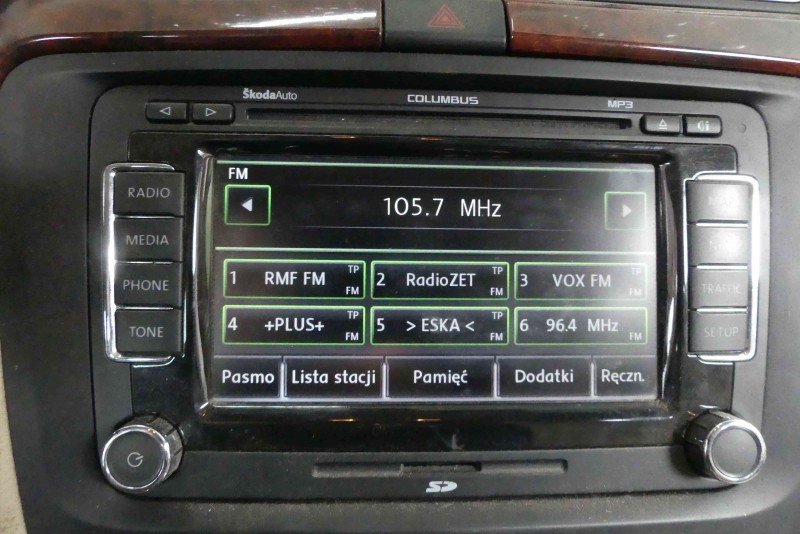 Radio fabryczne Skoda Superb II 3T0035680