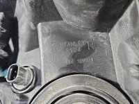 Reflektor prawy lampa przód Toyota Corolla Verso II EUROPA