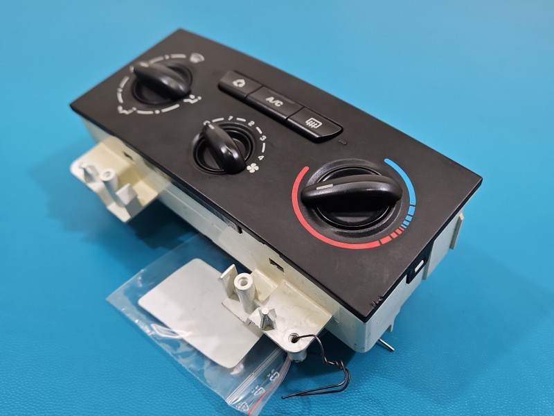 Konsola panel nawiewu Citroen C4 I B9642