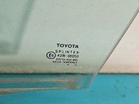 Szyba drzwi przód lewa Toyota Avensis II T25 kombi
