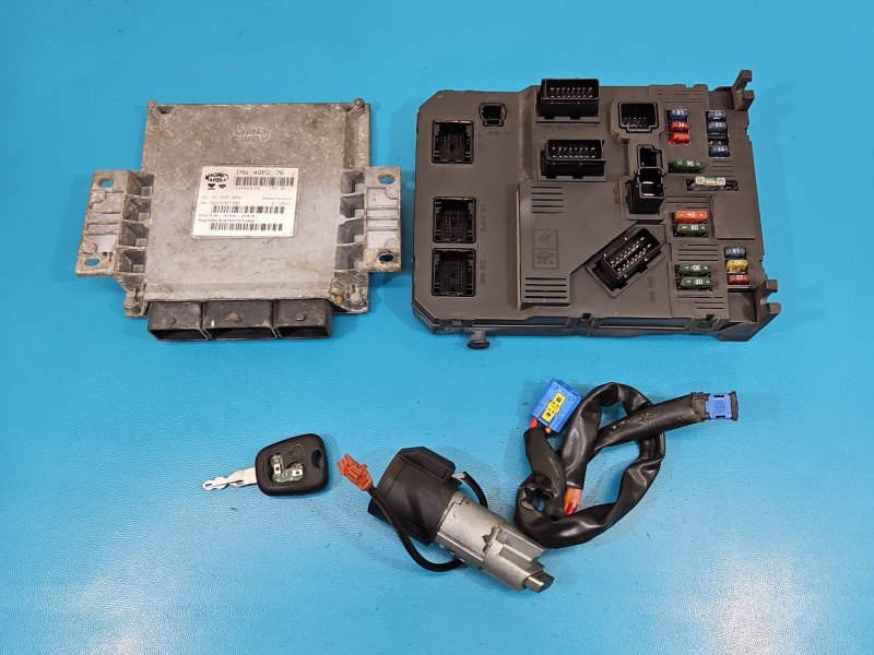Komputer Sterownik silnika Peugeot 206 1.1 8V