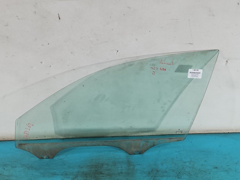 Szyba drzwi przód lewa Vw Passat B5 sedan