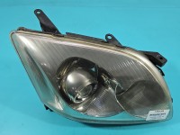 Reflektor prawy lampa przód Toyota Avensis II T25 EUROPA